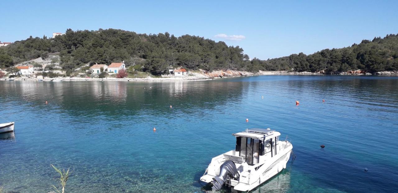Vivi Studio Apartments Mali Losinj Bagian luar foto