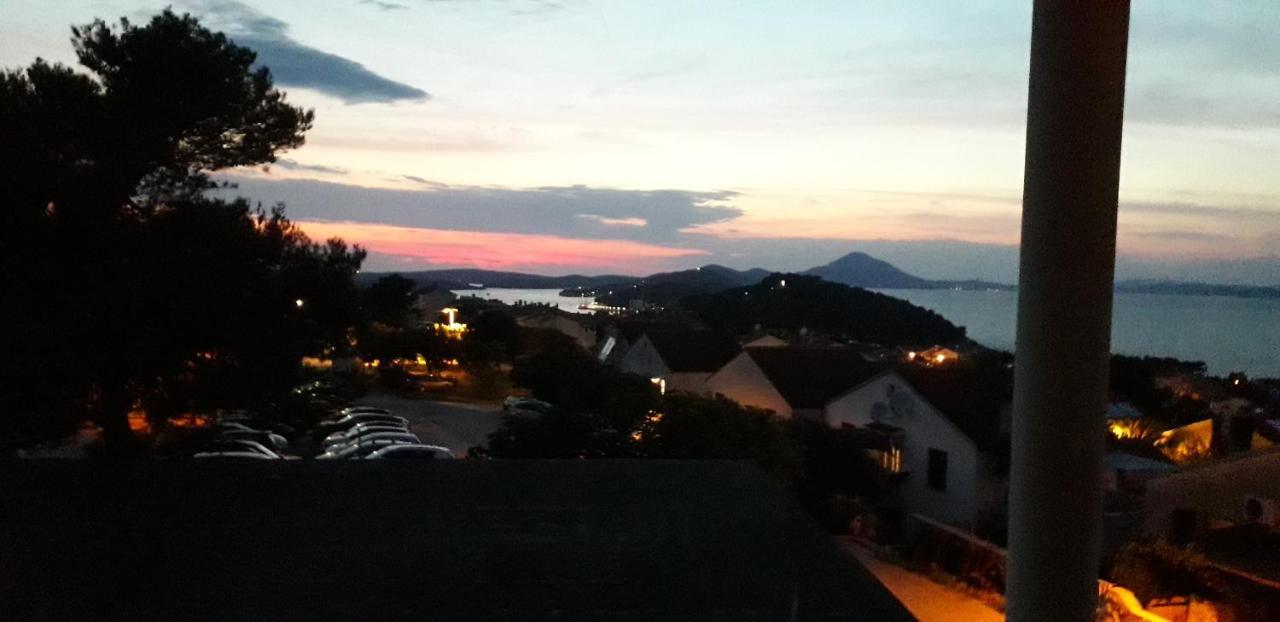 Vivi Studio Apartments Mali Losinj Bagian luar foto