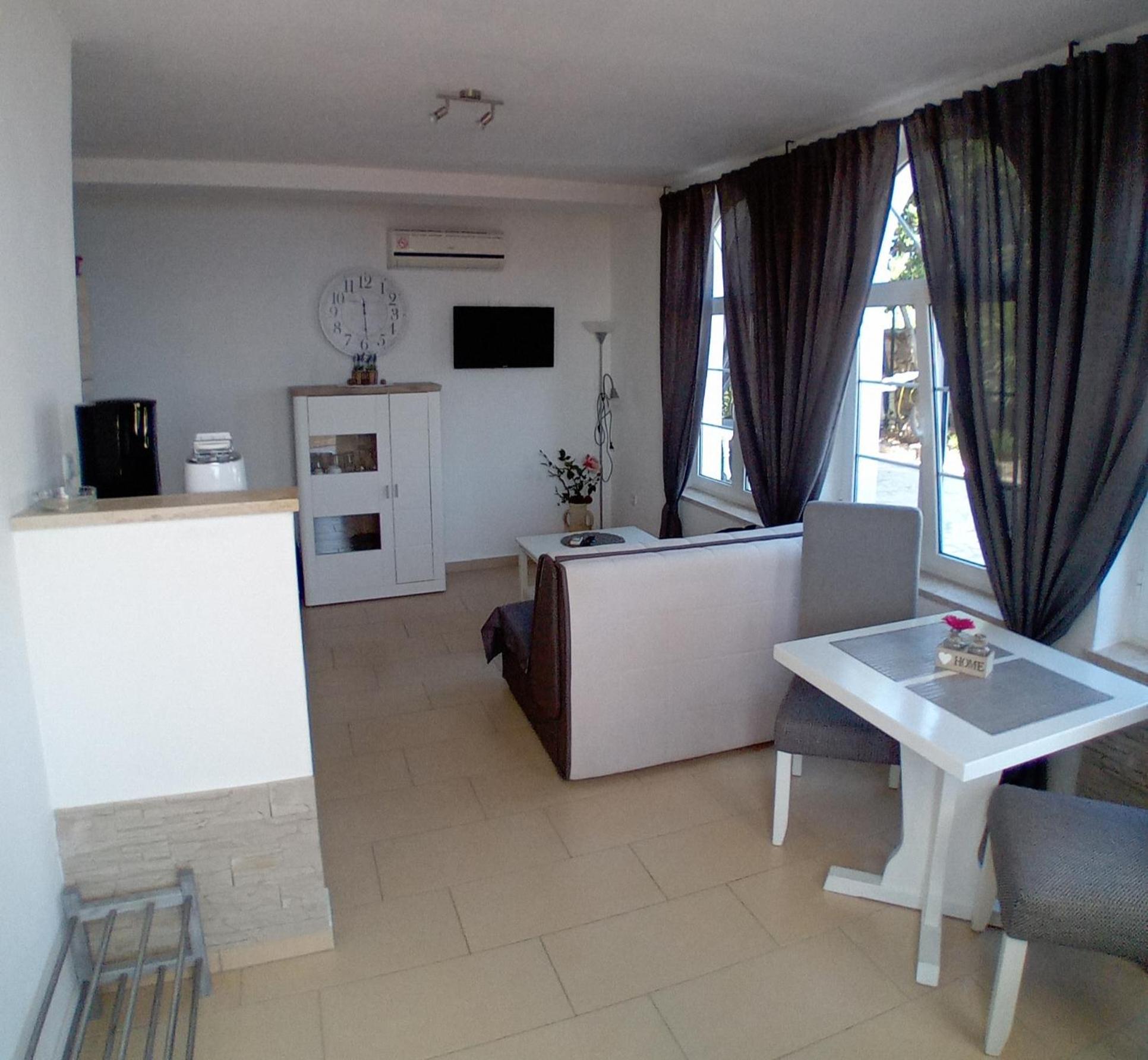 Vivi Studio Apartments Mali Losinj Bagian luar foto